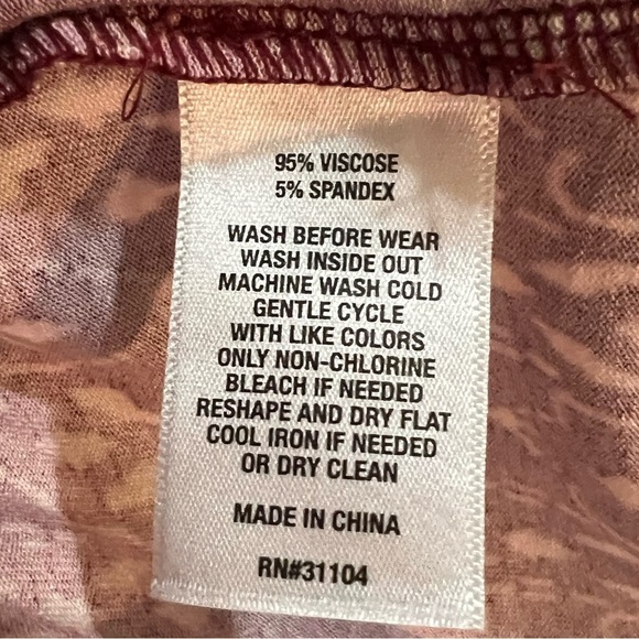 Wonderly LS Julianna Crepe Notch Gourmet Red Long Sleeve Blouse Size MP - Picture 6 of 7